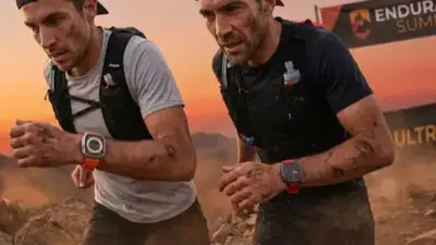 Apple Watch Ultra vs Garmin Fenix 8: Για Αθλητές
